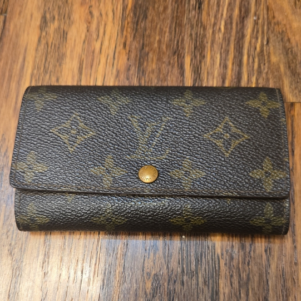 Louis Vuitton Monogram Brown Sarah Wallet
